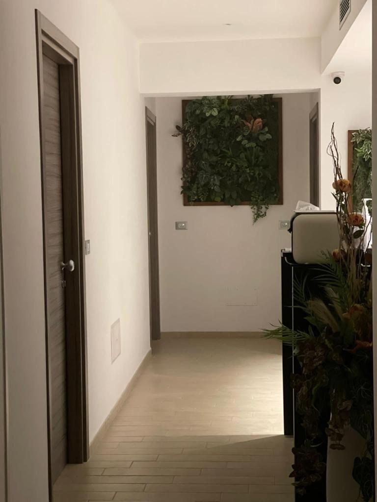 Piazza Dante Hotel Tarente Buitenkant foto